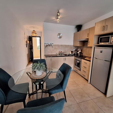 Apartment Helena Paralimni Exteriör bild