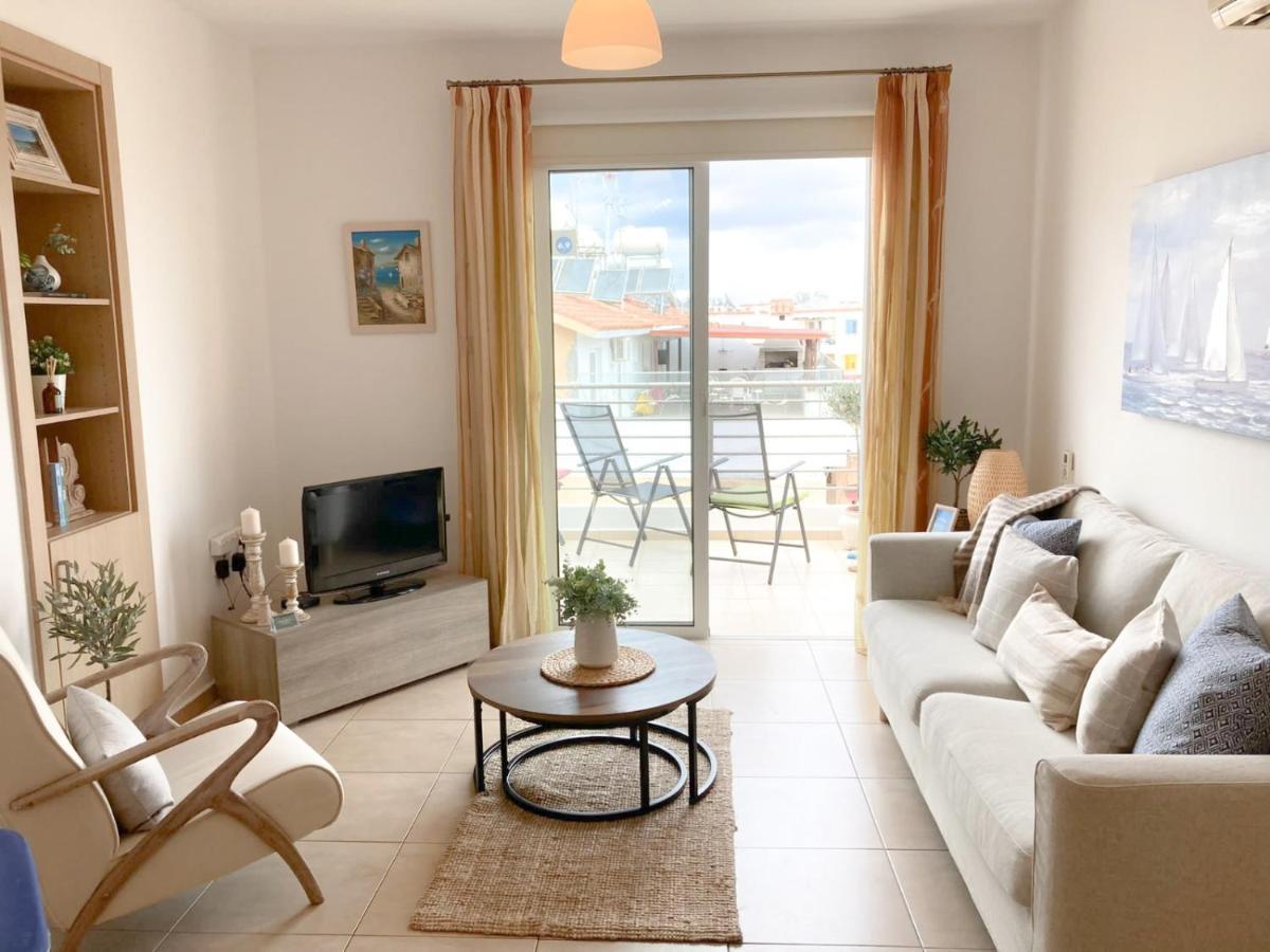 Apartment Helena Paralimni Exteriör bild